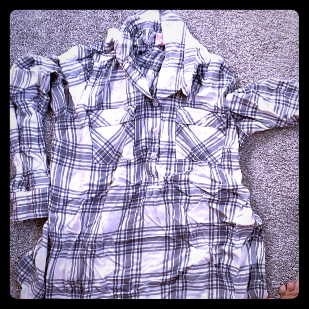 Long sleeve maternity shirt